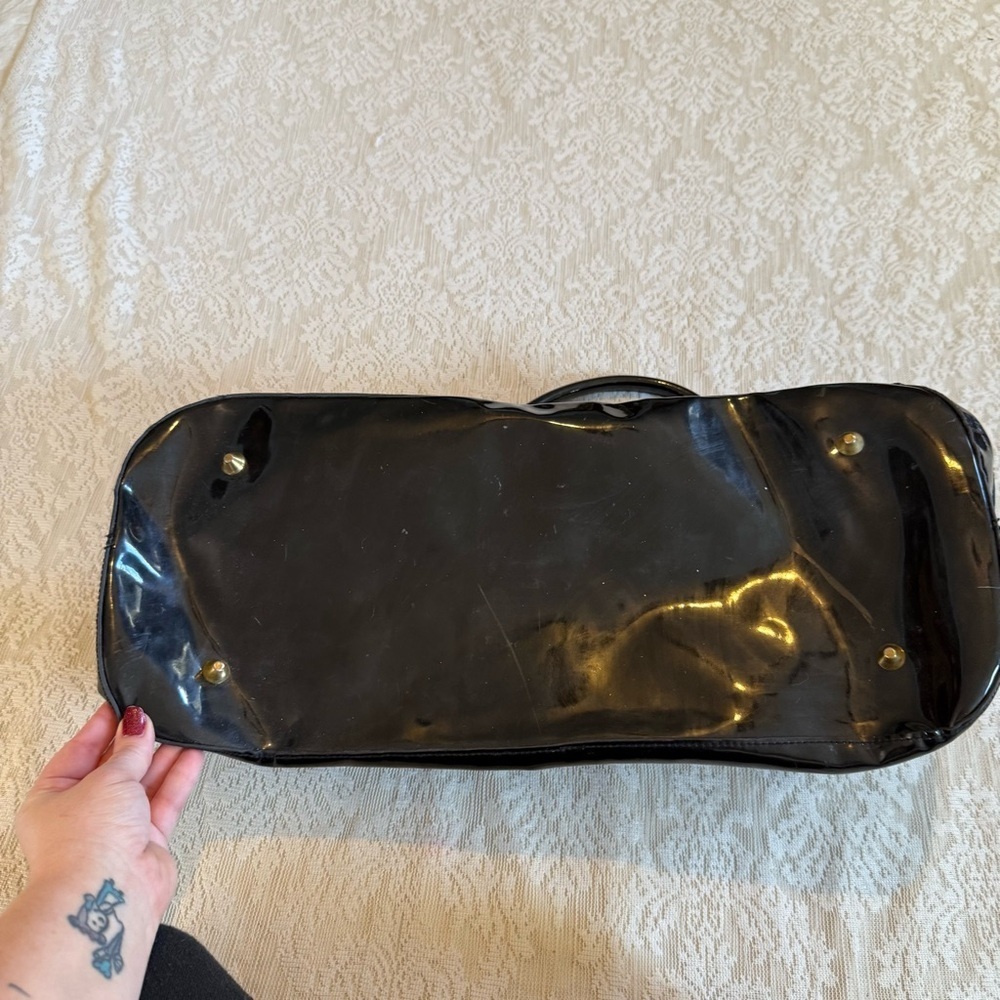 Betseyville Betsey Johnson patent vegan leather embossed travel bag - Picture 7 of 12
